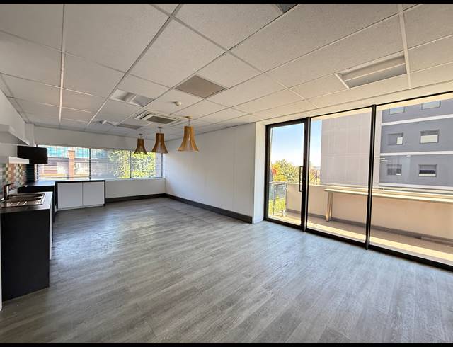 1,028M² OFFICE TO LET IN PARKTOWN